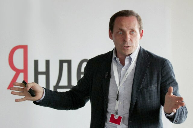 Основатель Яндекса Аркадий Волож согласился не продавать свои акции класса B еще два года