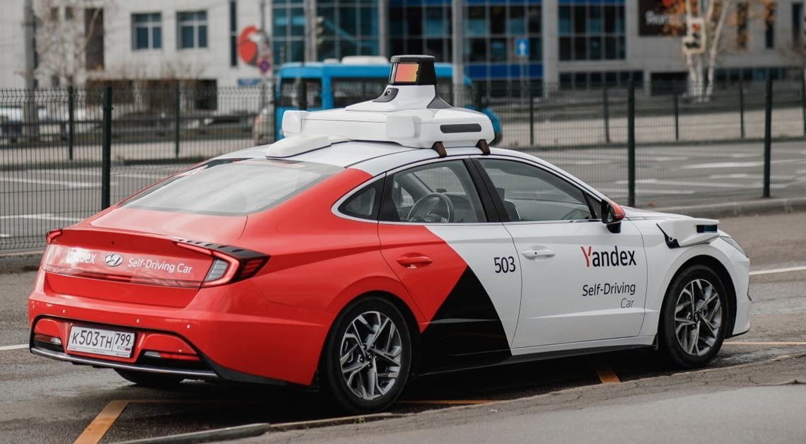 Беспилотные такси Яндекса начнут ездить по Москве в феврале